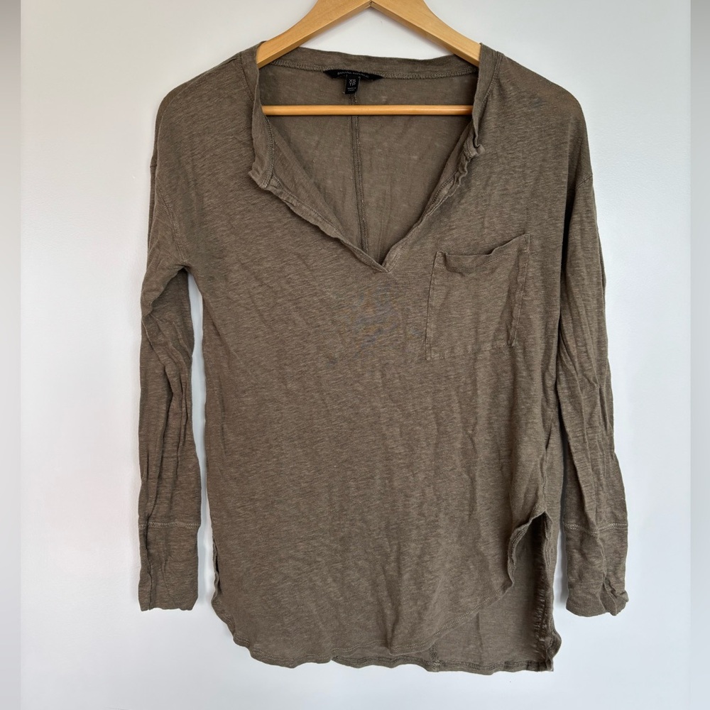 Banana Republic 18” PTP Relaxed Fit Linen Long Sleeve Shirt, Brown, Size XS.
